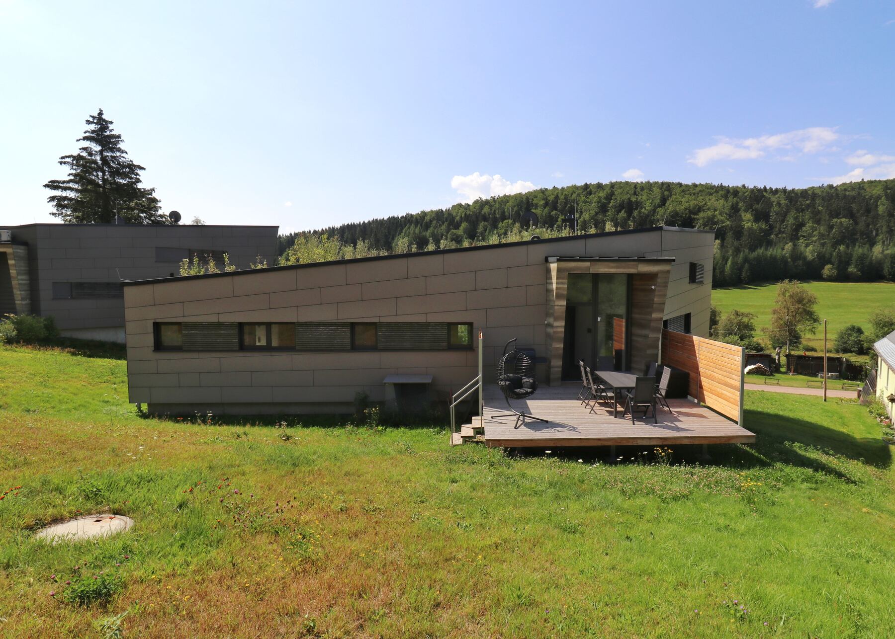 Sonnenterrasse mit Bergblick